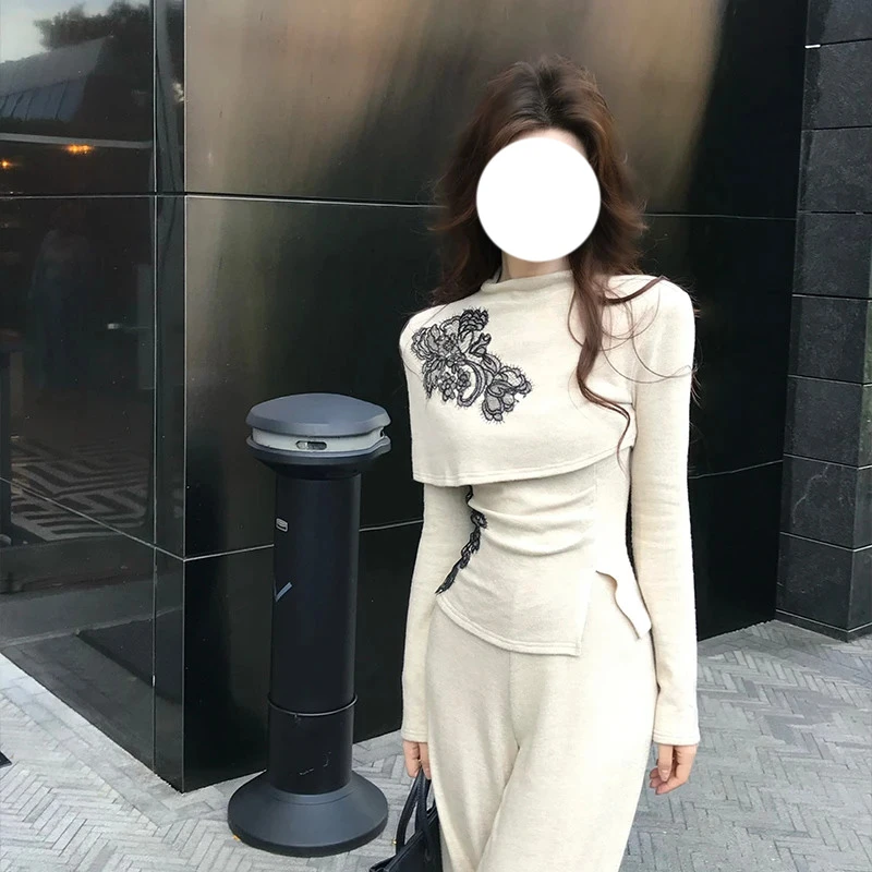 木子李的李【墨杏疏影】高级感杏色刺绣套装女秋季显瘦阔腿裤两件套