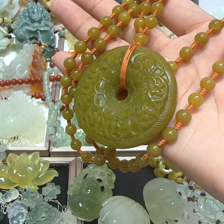 蛇纹石玉未镶嵌吊坠