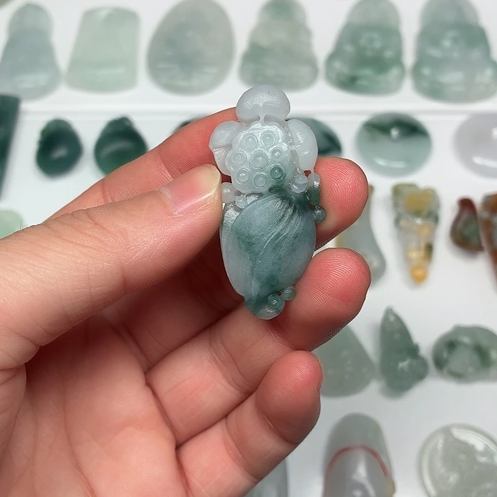 定制翡翠未镶嵌莲花