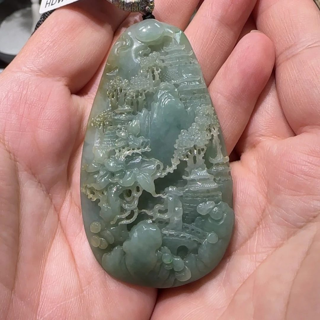 翡翠未镶嵌颈饰。。。。