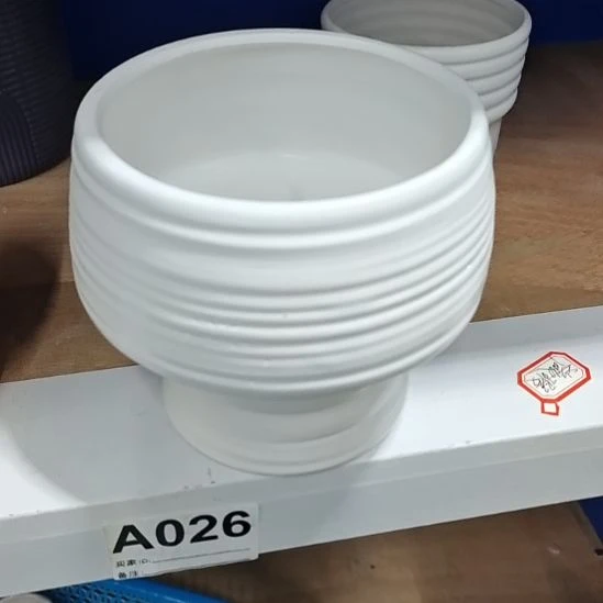 微瑕陶瓷盆满12包邮