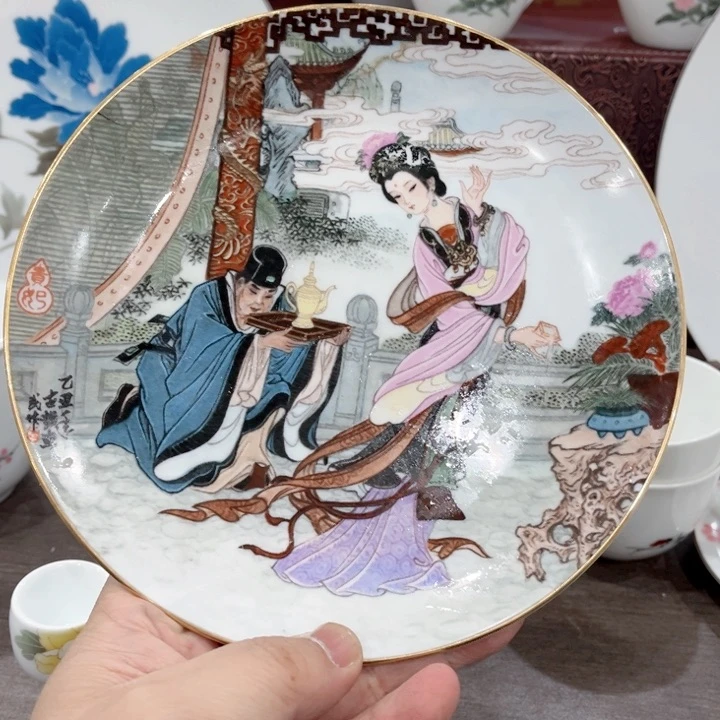 壶釉下五彩的瓷器和瓷器