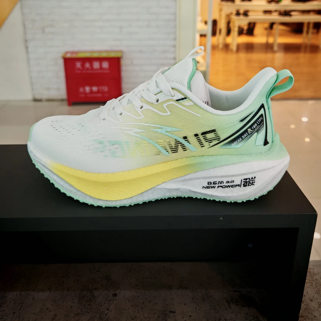 2025年夏季新款情侣款老爹鞋爆米花底碳板运动休闲跑鞋系列