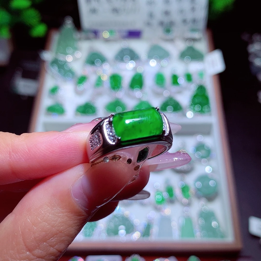 颈饰未镶嵌翡翠兜***糖翡翠