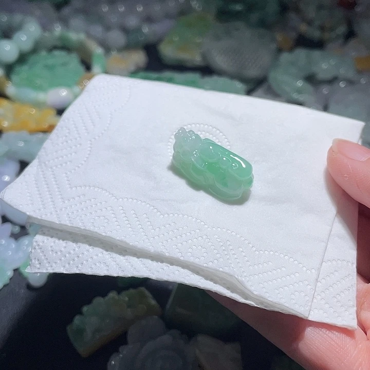 颈饰未镶嵌翡翠天