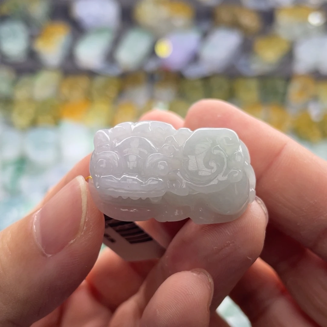 阿***丁颈饰未镶嵌翡翠貔貅