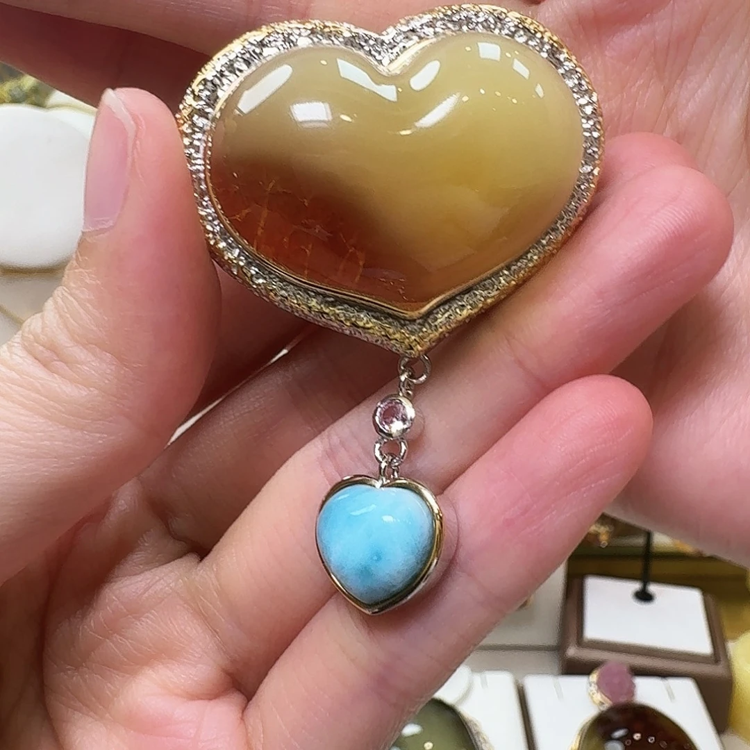 琥珀未镶嵌颈饰吊坠