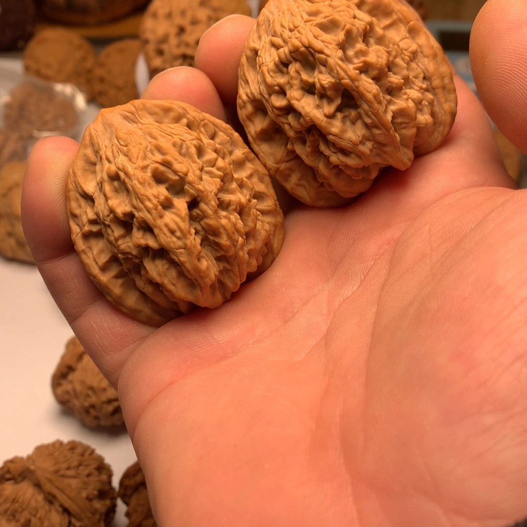 文玩核桃把件麦穗虎头
