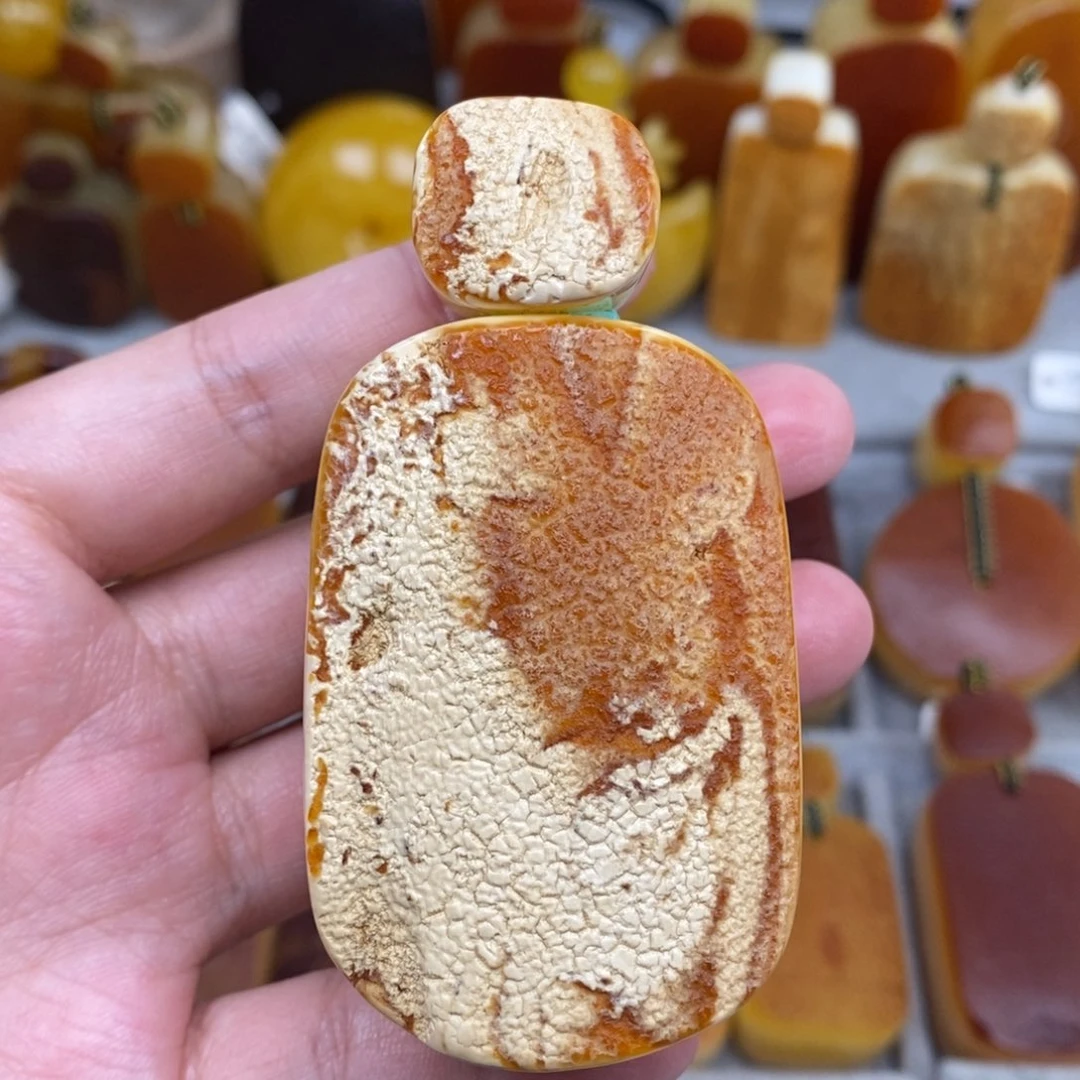 琥珀未镶嵌珠宝奇石