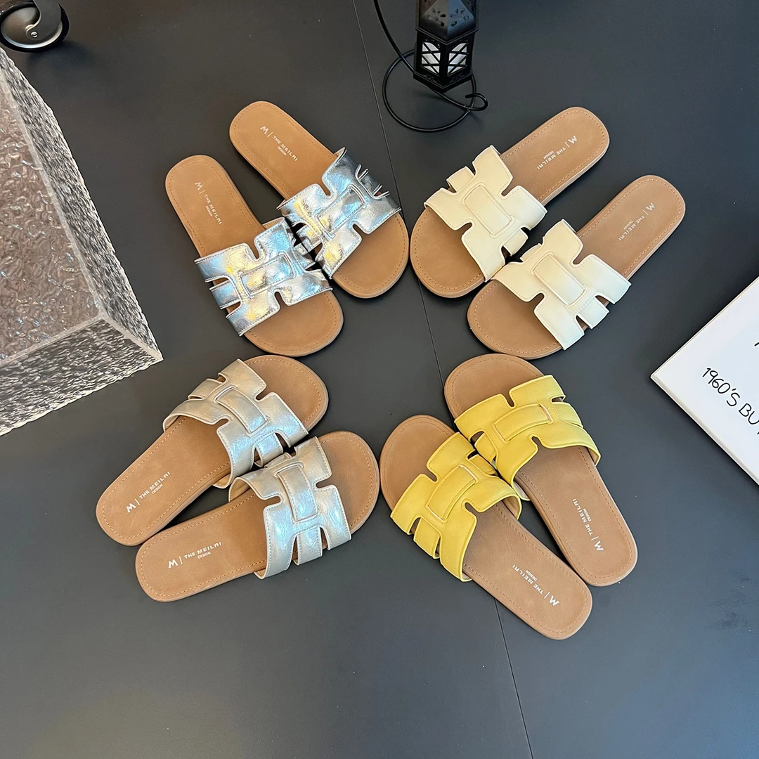 《高》2025夏季新款时尚百搭外穿学生女士平底软底拖鞋