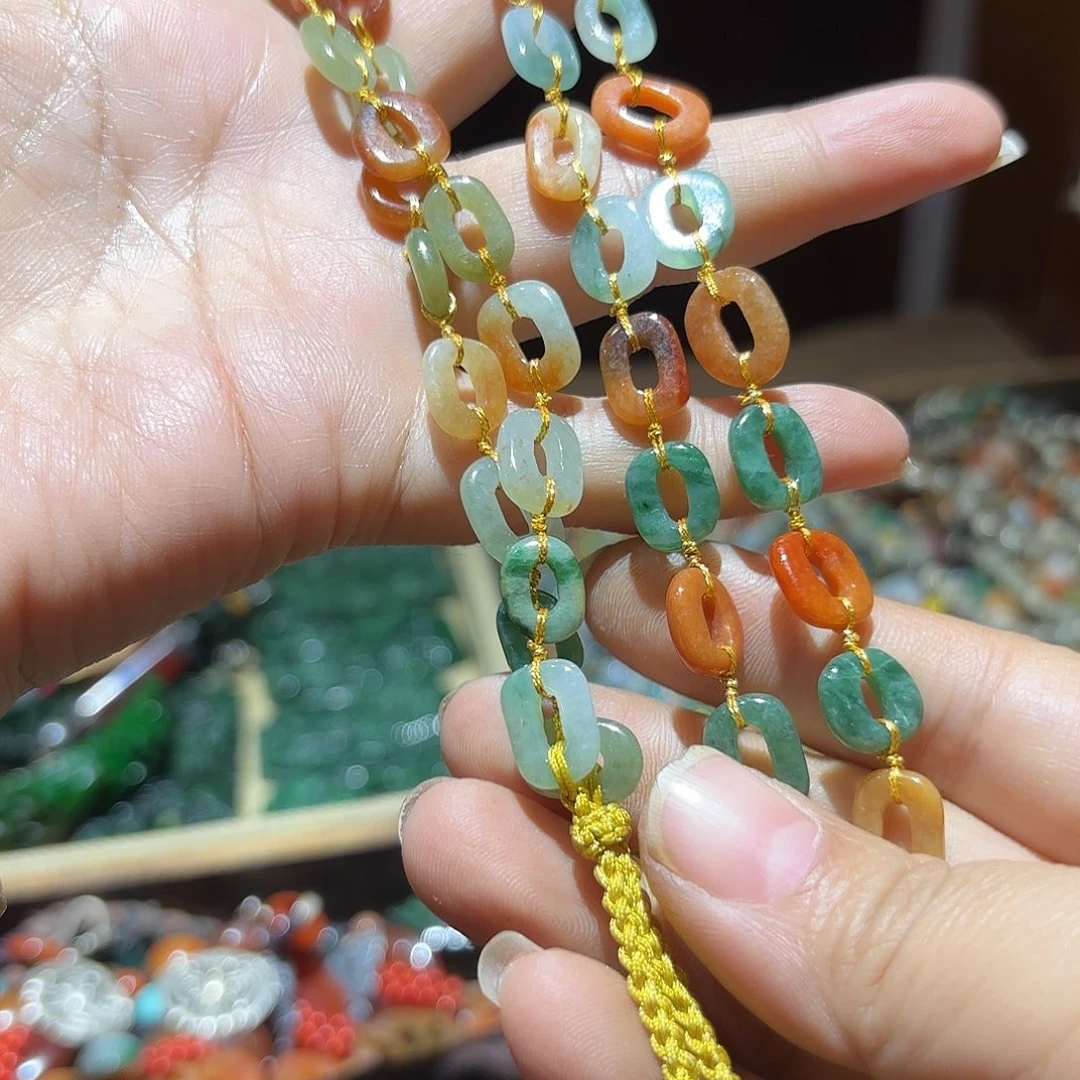 翡翠未镶嵌颈饰，原创