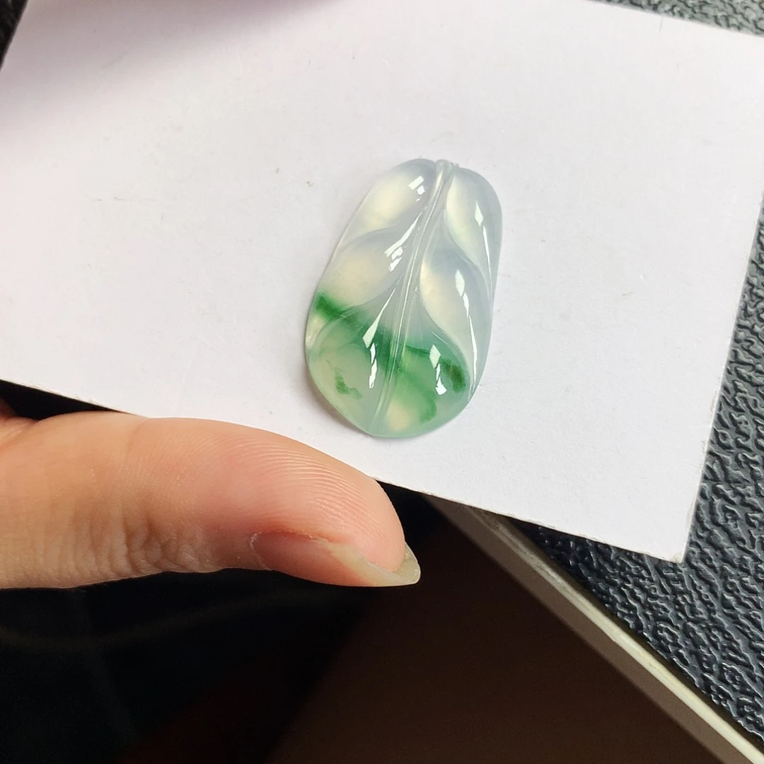 翡翠未镶嵌吊坠(不含链)叶子