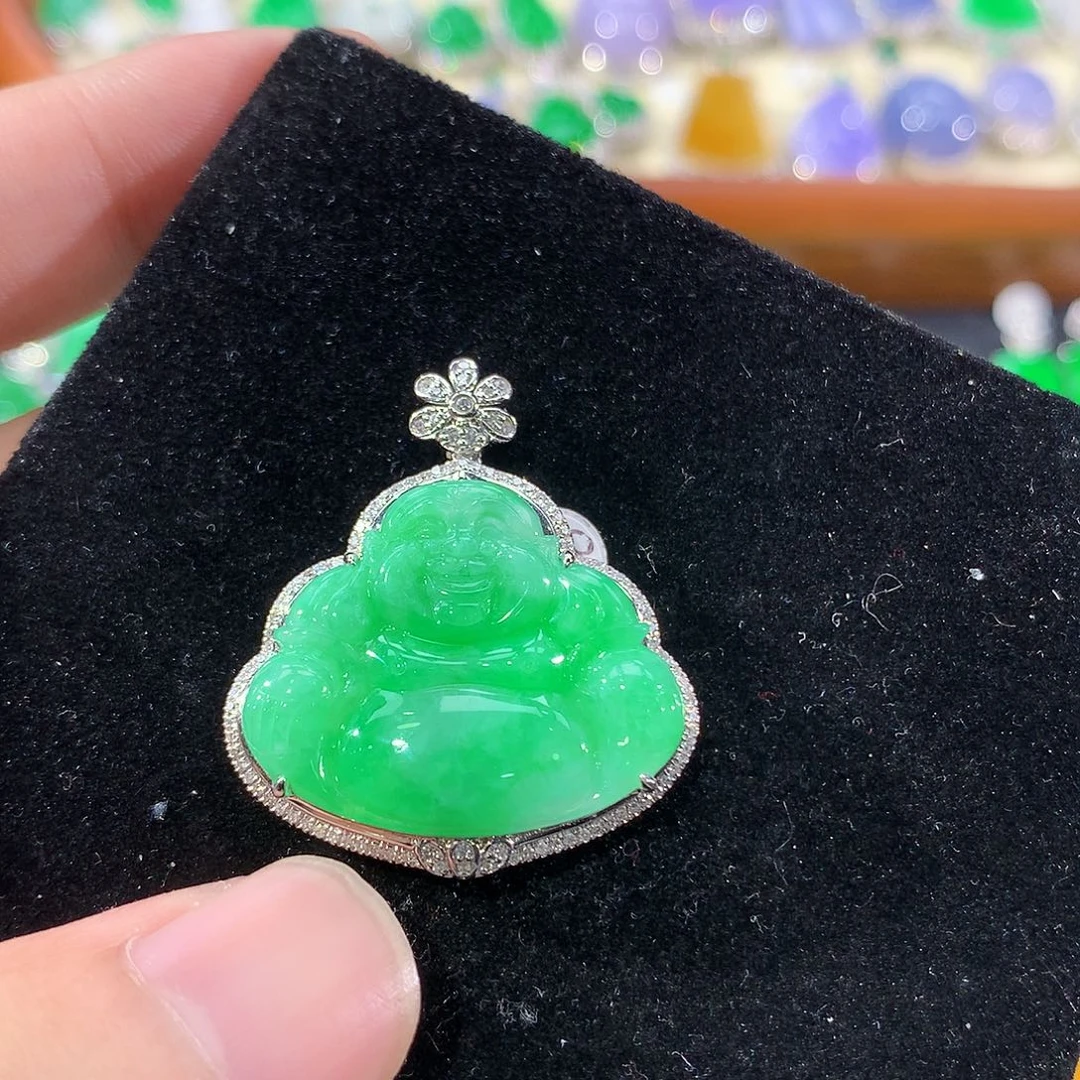 翡翠18K金镶嵌颈饰