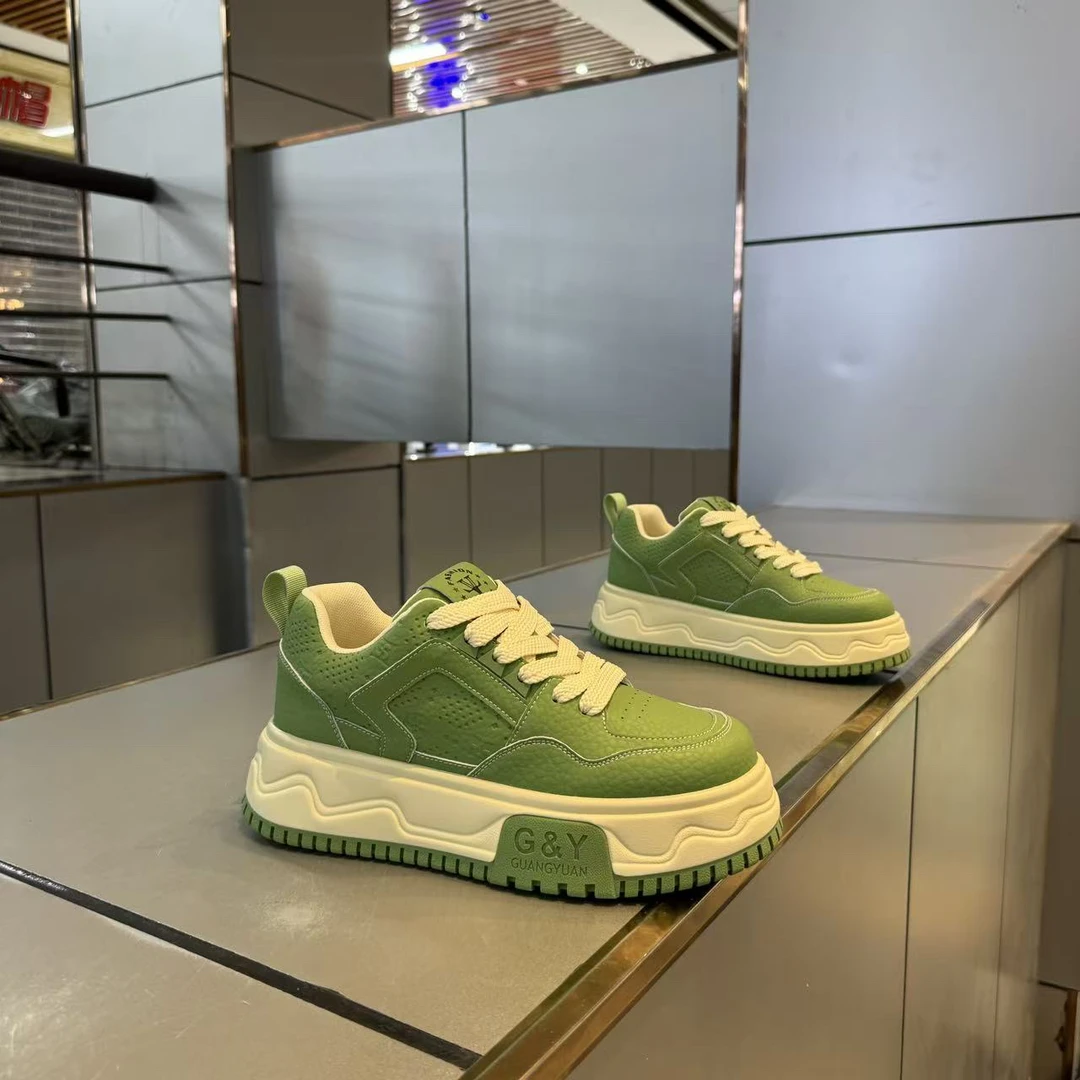 男士低帮秋冬时尚休闲鞋厚款秋季胶粘增高潮流鞋子厚底绿色男鞋
