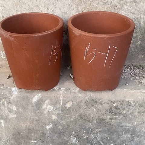 中国宜兴紫砂花盆，