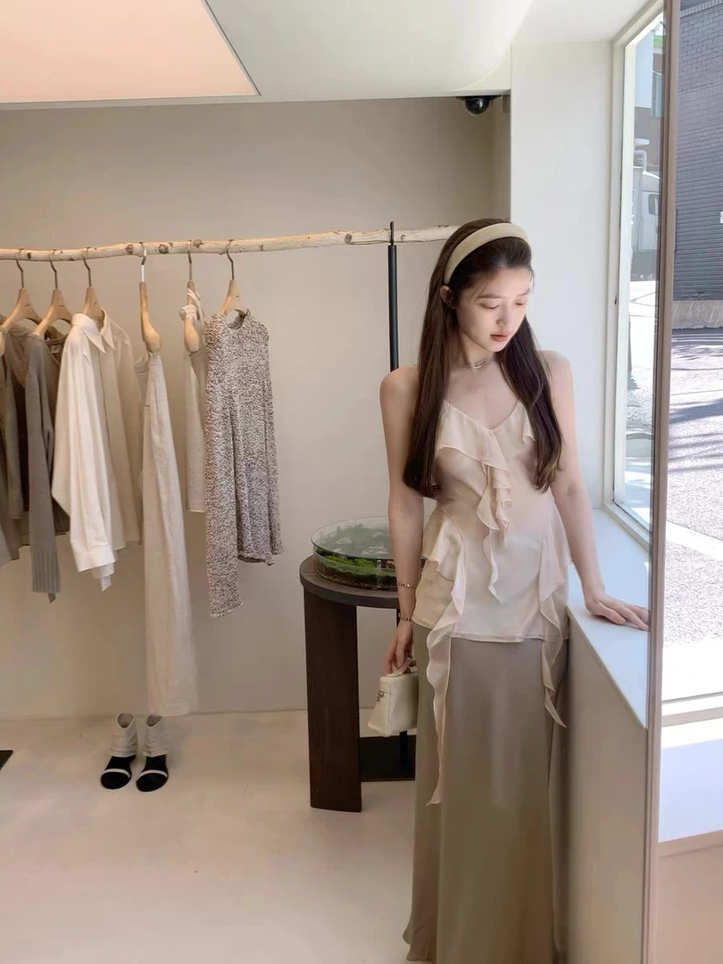 3g13-6002薄荷曼波  纯色V领不规则休闲吊带荷叶边无袖上衣