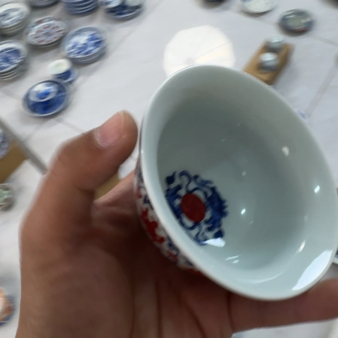 陶摆件釉里红缠枝莲大压手