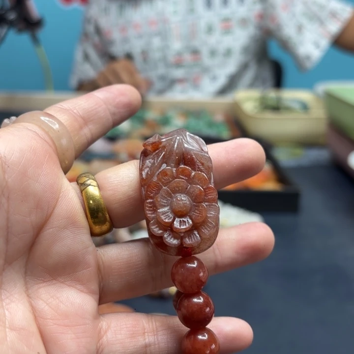 石英岩玉合金颈饰