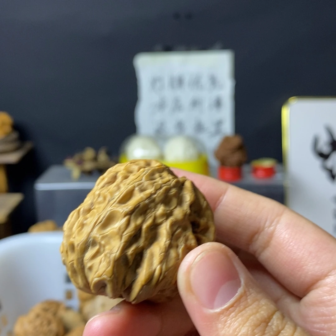 吉***乐文玩核桃吊坠文文静静，文玩玩