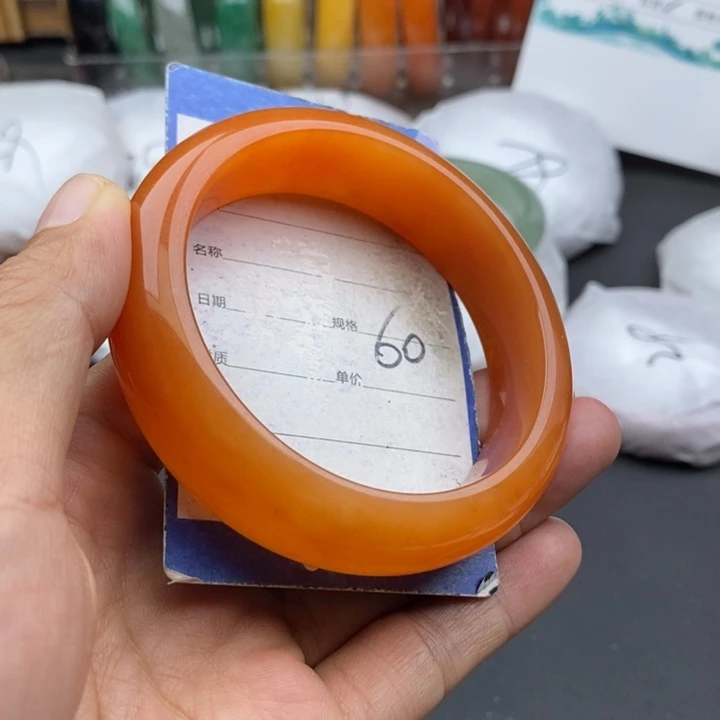 未镶嵌手镯石英质玉