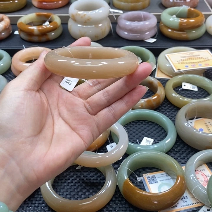 合金手镯石英质玉一**花