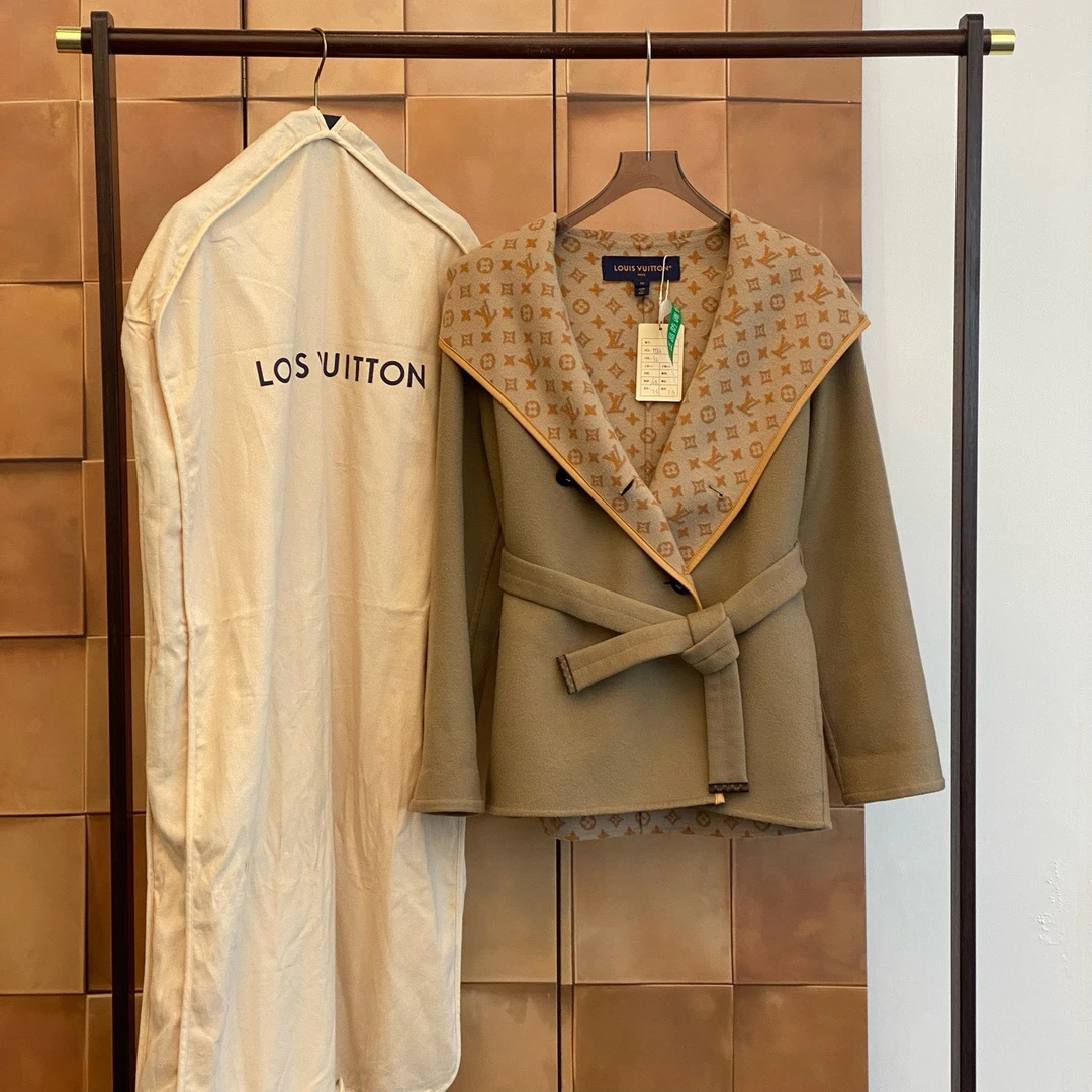 lv 23fw驼色内里老花双排扣羊毛浴袍大衣/32码/99新/27232