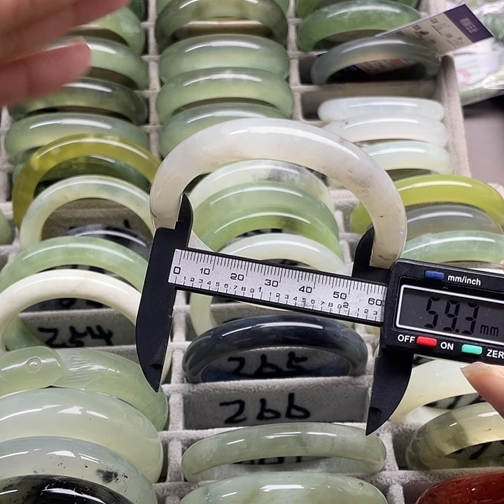 未镶嵌蛇纹石玉手镯266