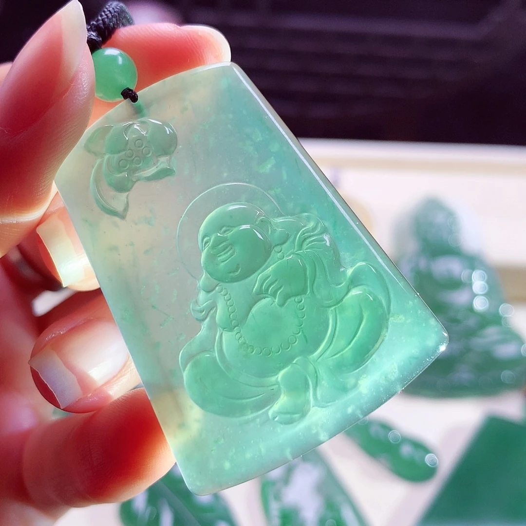 颈饰未镶嵌翡翠天然