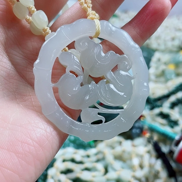 颈饰未镶嵌和田玉