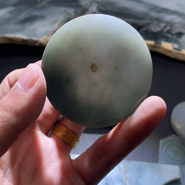 薄***豆颈饰未镶嵌翡翠料子