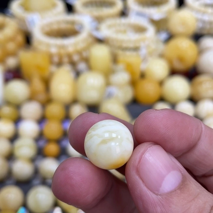 蜜蜡未镶嵌裸石13.6mm皮色 福利款