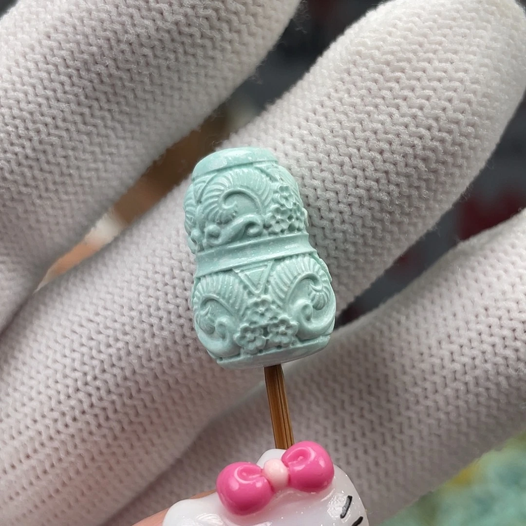 绿松石未镶嵌挂件