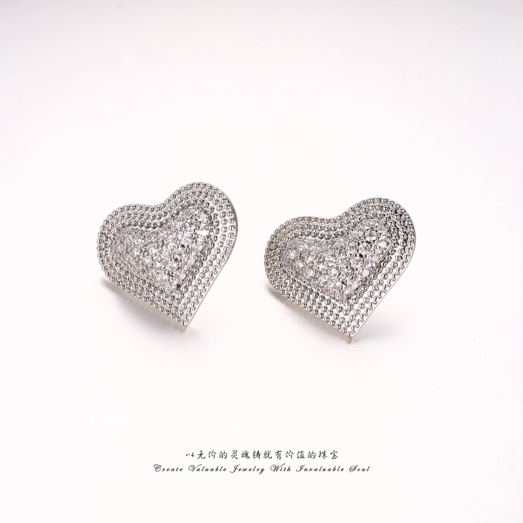 铜合金锆石耳饰 【Francesca·V】意·银色爱心素款耳环 FV-C-32236