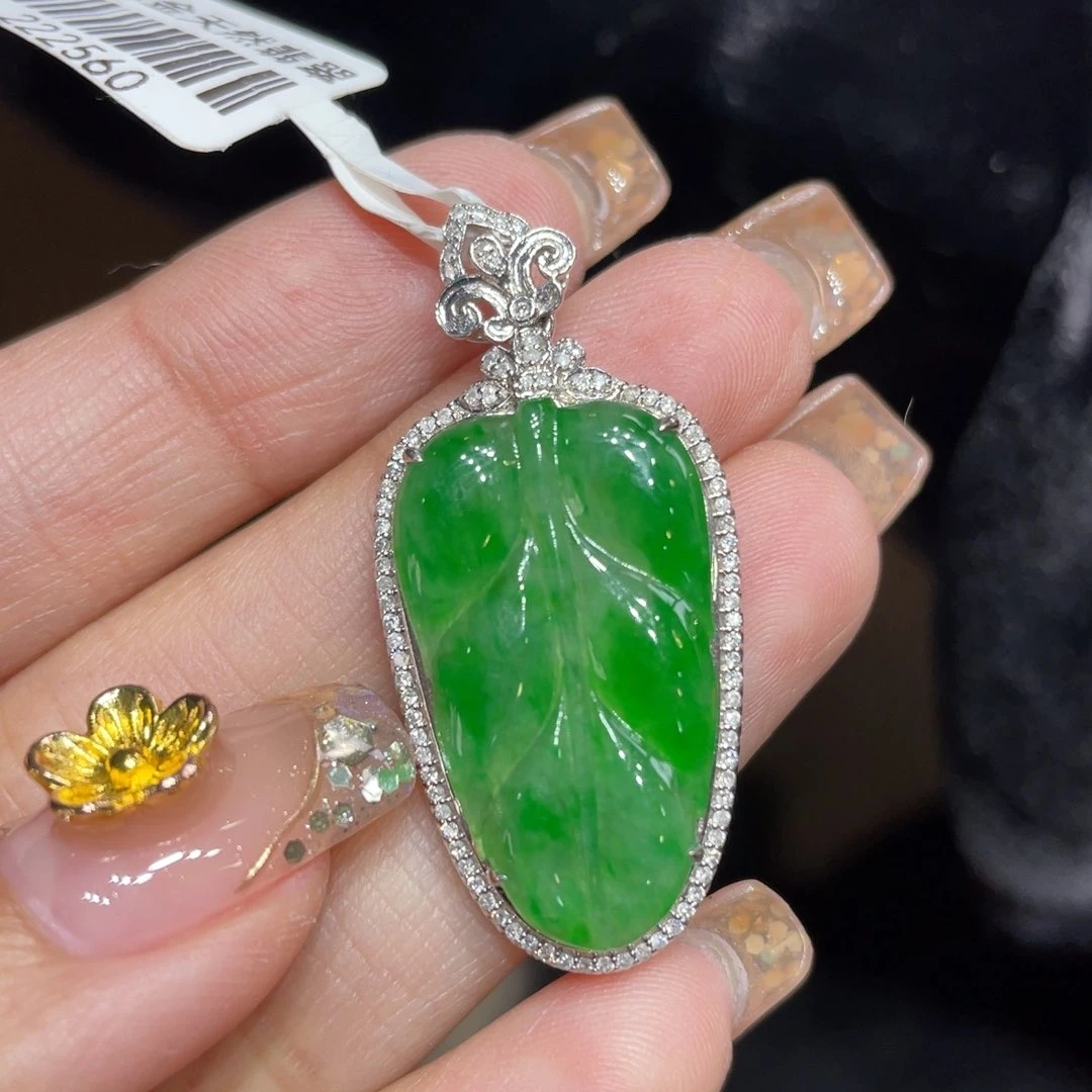 翡翠颈饰18K金镶嵌天然缅甸翡翠