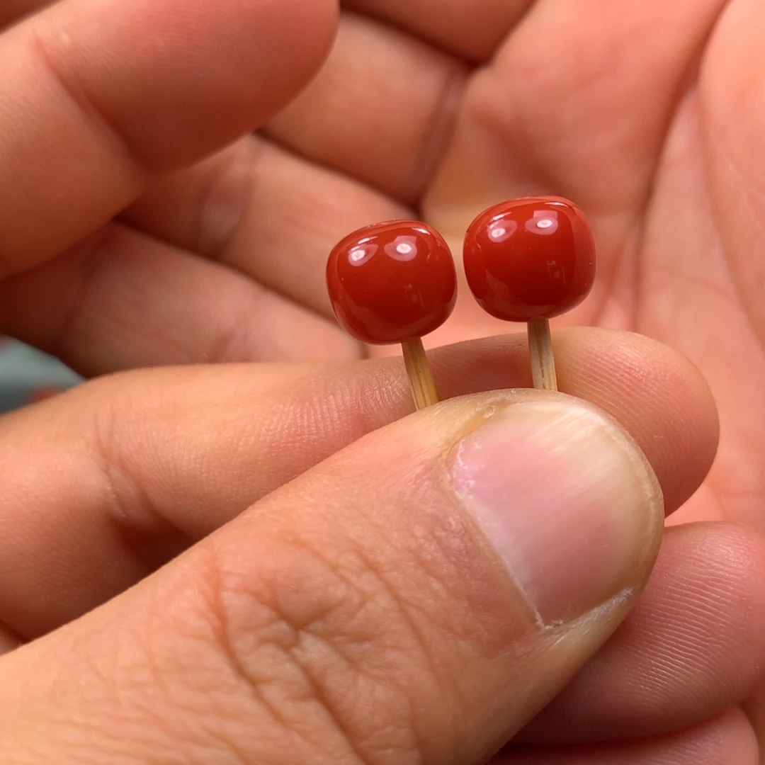 南红玛瑙珠子未镶嵌开**活