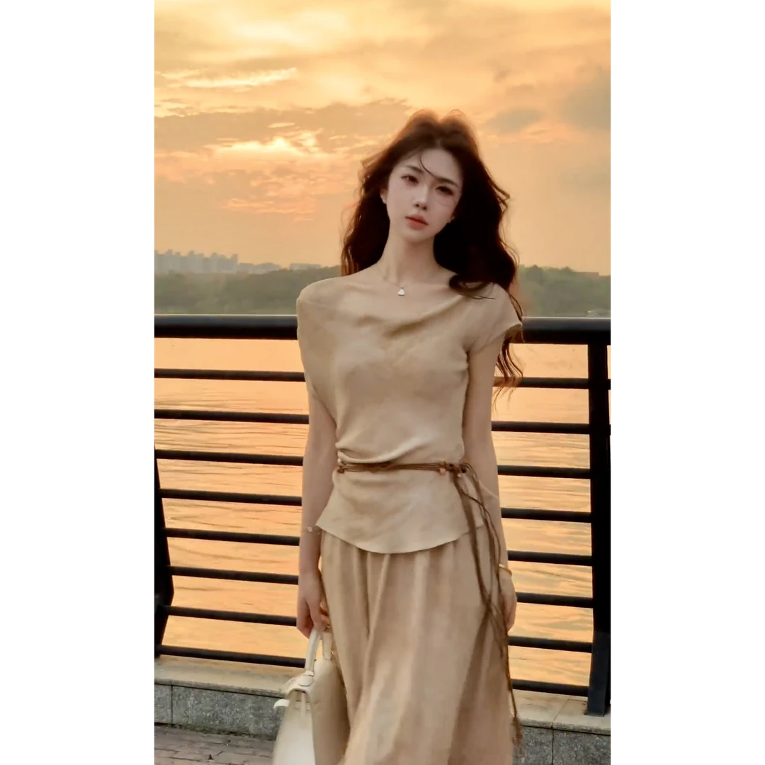 夏日度假风穿搭一整套女荡领一字肩绝美上衣松紧腰半身裙两件套潮