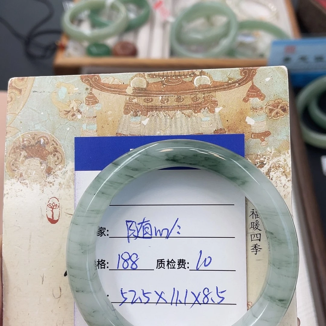 石英质玉未镶嵌手镯