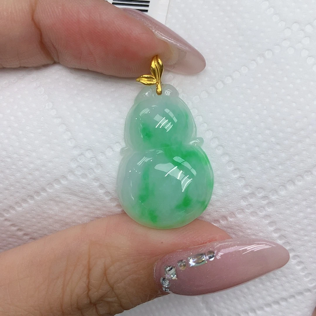 颈饰18K金镶嵌翡翠