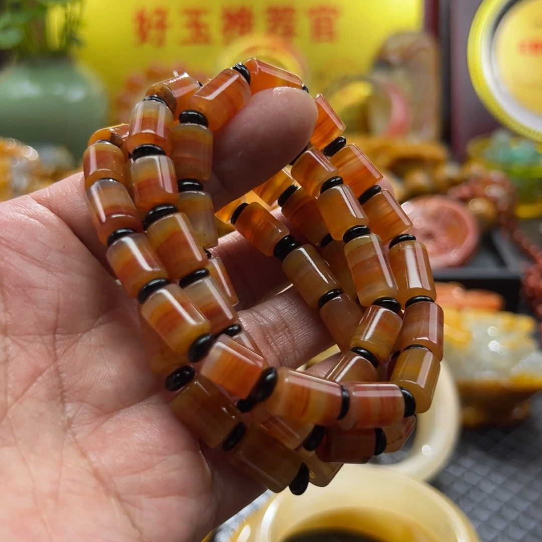 颈饰未镶嵌石英质玉