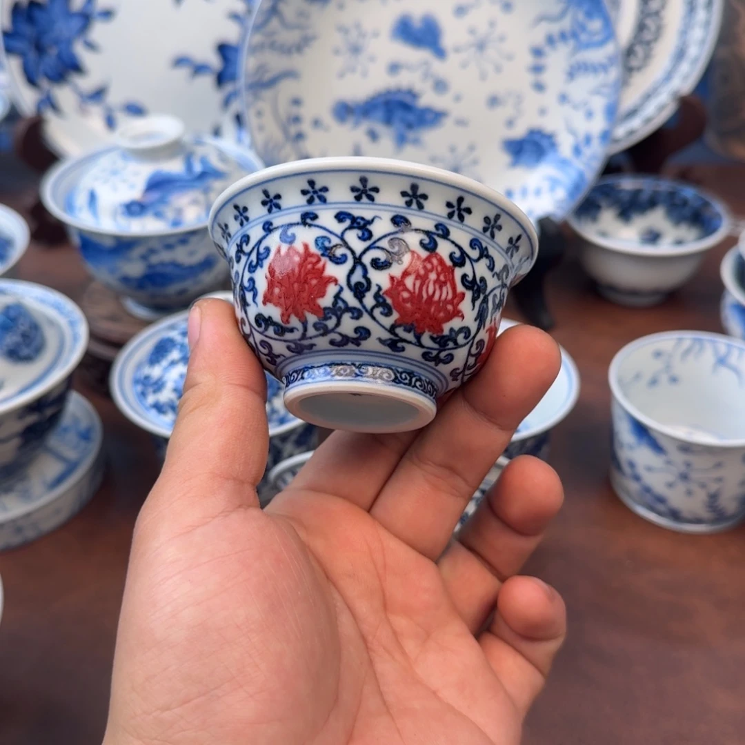 陶摆件釉里红缠枝莲手绘