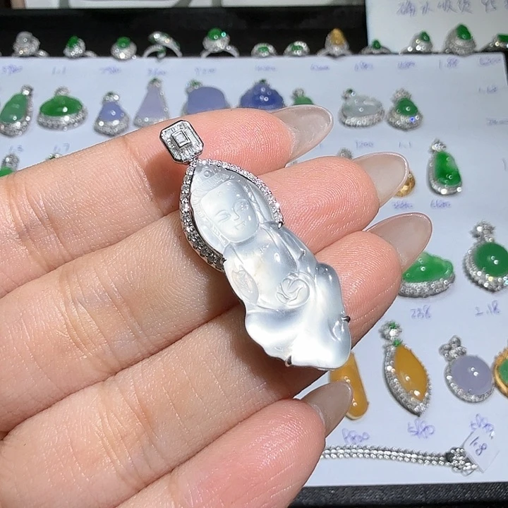 翡翠18K金镶嵌吊坠(不含链)奔*