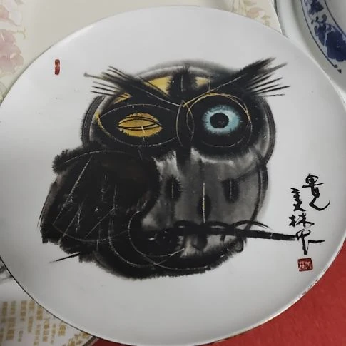 瓷片瓷片，各种摆件，均有瑕疵。沙锅！