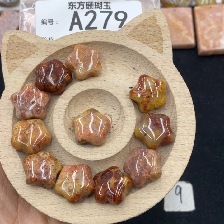 硅化珊瑚（珊瑚玉）颈饰合金