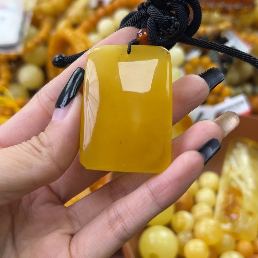 琥珀珠宝奇石未镶嵌