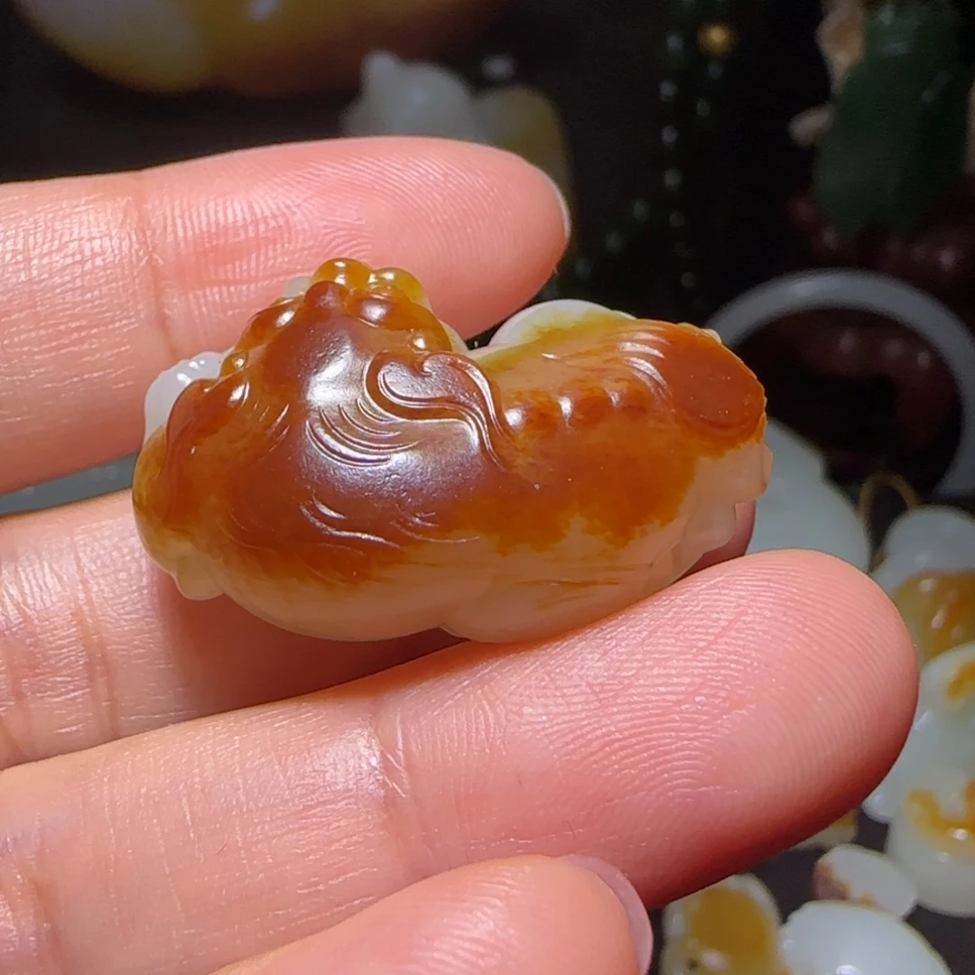 咕***哒和田玉未镶嵌颈饰