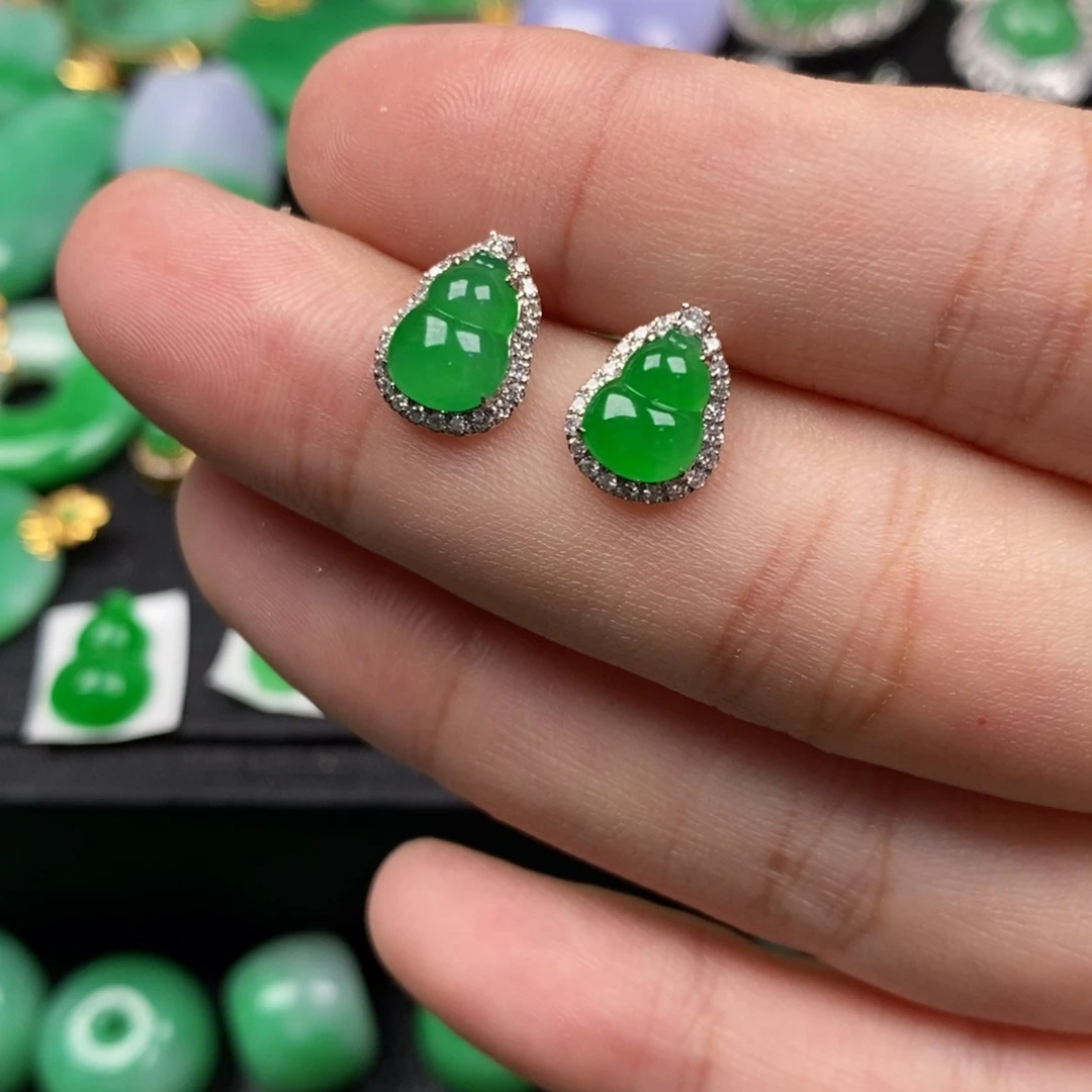 东***子翡翠18K金镶嵌耳饰翡翠