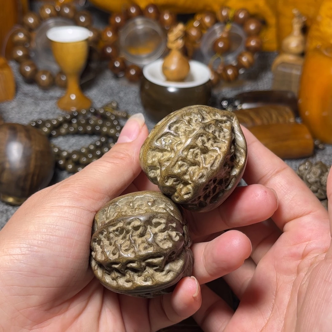 金丝楠阴沉木核桃