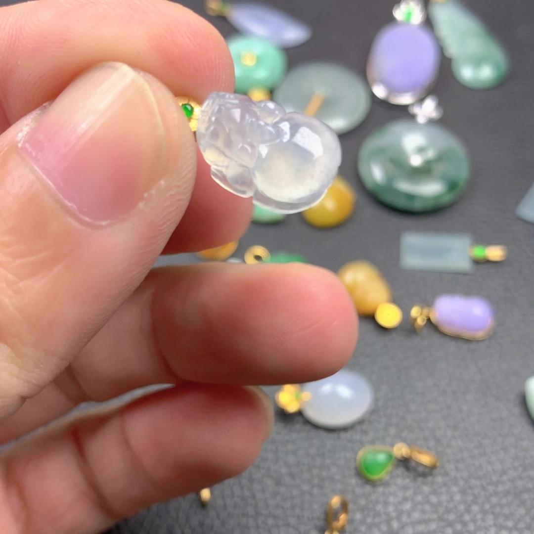 【闪购商品】颈饰18K金镶嵌翡翠翡翠