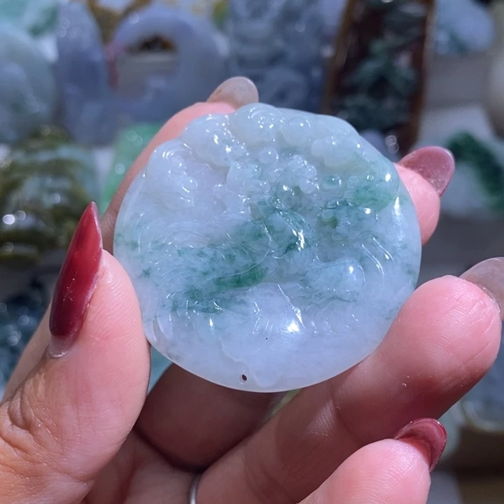 【闪购商品】翡翠未镶嵌颈饰抓