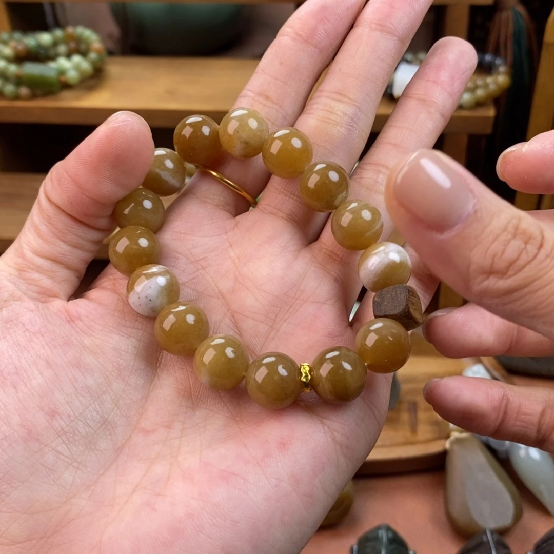 久***晴和田玉（糖玉）未镶嵌颈饰